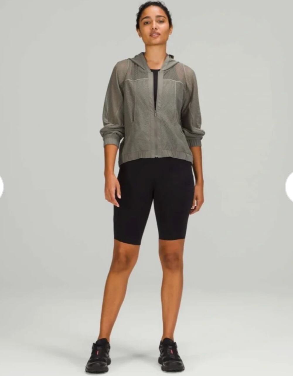 Lululemon Jacket Womens 8 Relaxed Fit Mesh Dark Olive Hooded Ventilated Running